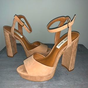 Steve Madden suede tan heels- chunky- size 7.5